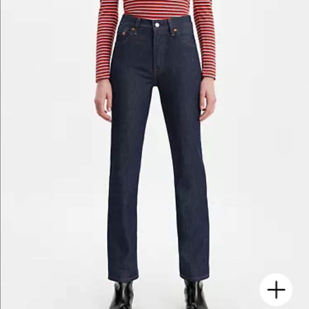 NWWT Size 28. Length 32. Levi Straight leg jeans
